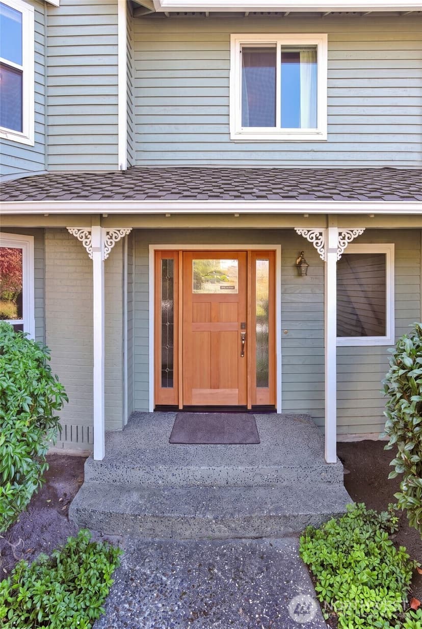 Property photo for 833 15th Court, Mukilteo photo 2