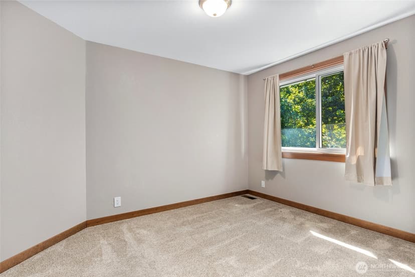 Property photo for 833 15th Court, Mukilteo photo 31