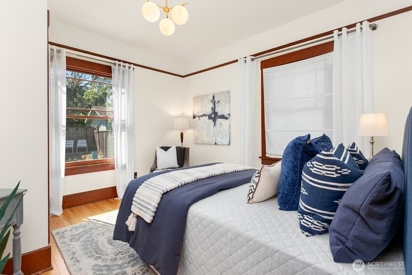 Property photo for 4329 5th Avenue NE, Seattle photo 13
