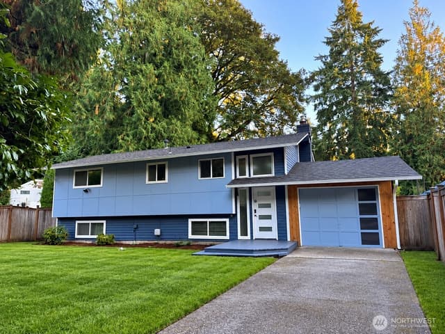 Property photo for 21045 NE 92nd Street, Redmond photo 2