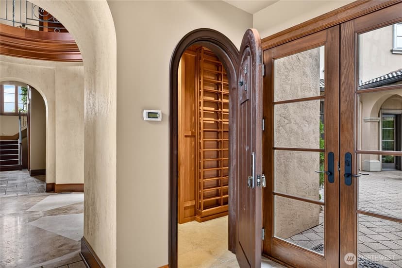 Property photo for 5904 SE 20th Street, Mercer Island photo 14