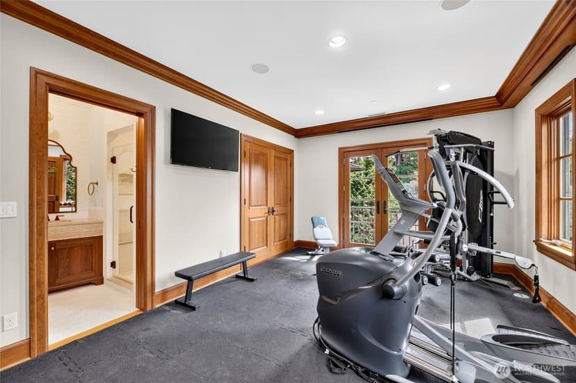 Property photo for 5904 SE 20th Street, Mercer Island photo 28