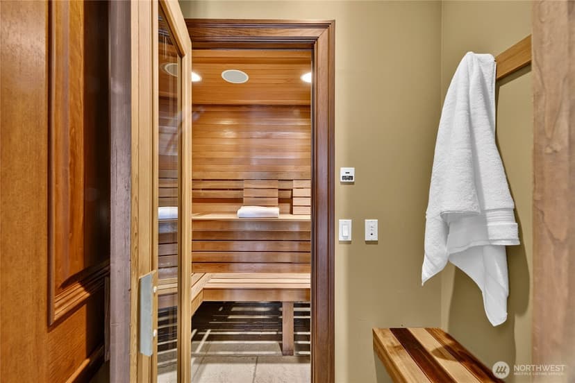 Property photo for 5904 SE 20th Street, Mercer Island photo 17