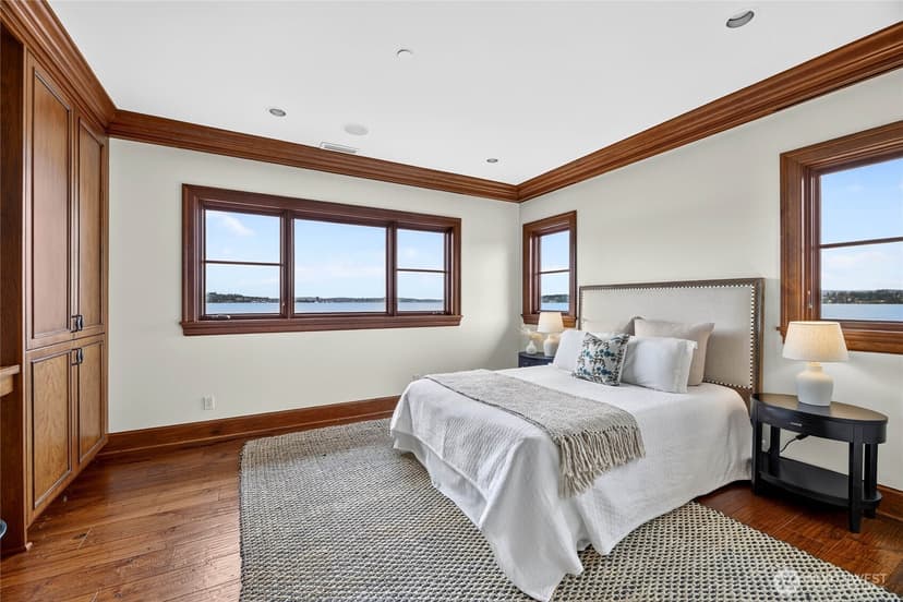 Property photo for 5904 SE 20th Street, Mercer Island photo 27