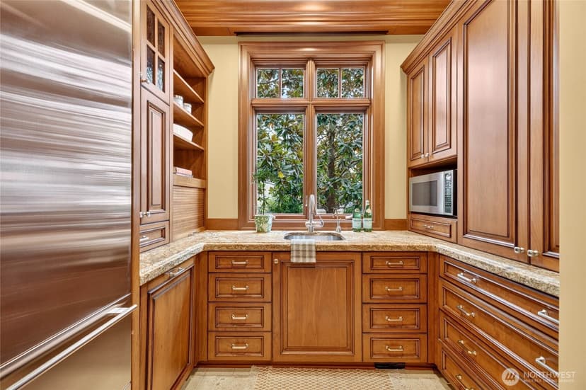 Property photo for 5904 SE 20th Street, Mercer Island photo 12