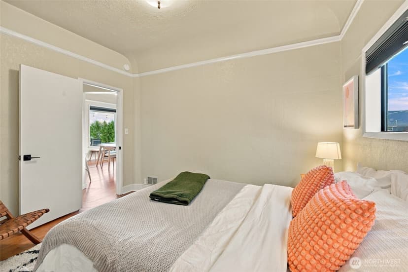 Property photo for 10115 66th Avenue S, Seattle photo 16