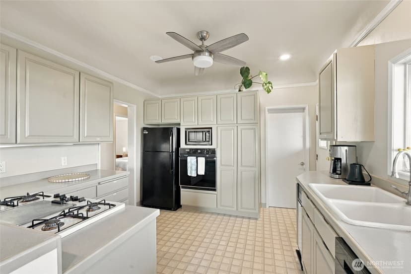 Property photo for 10115 66th Avenue S, Seattle photo 14