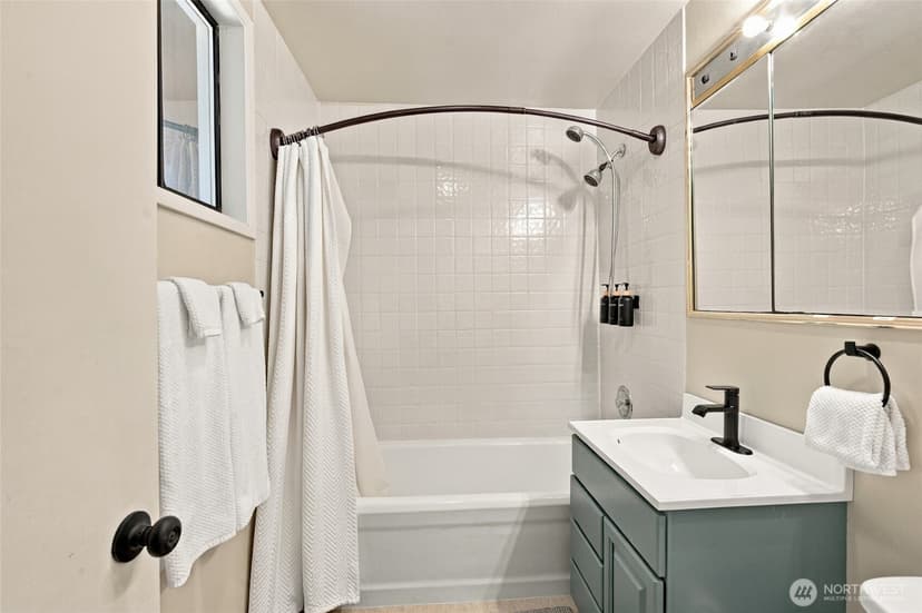 Property photo for 10115 66th Avenue S, Seattle photo 17