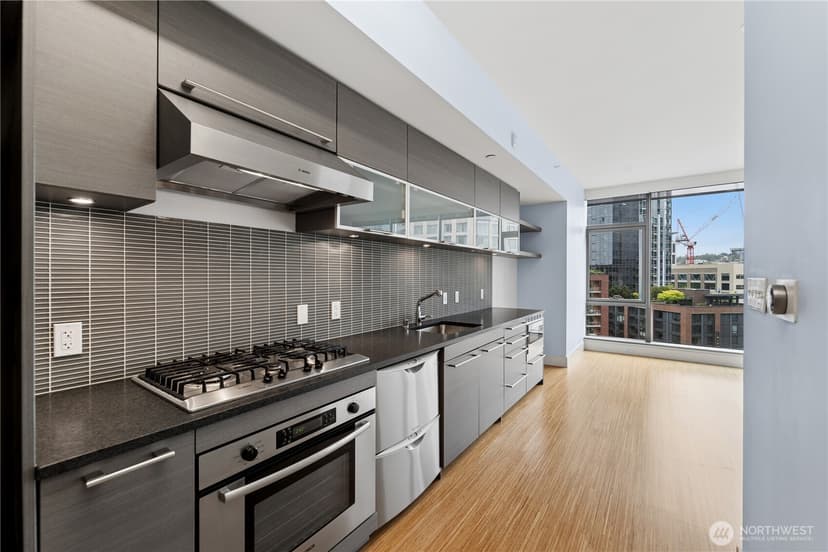 Property photo for 820 Blanchard Street #904, Seattle photo 13
