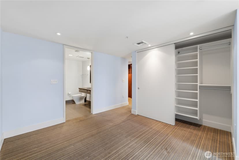 Property photo for 820 Blanchard Street #904, Seattle photo 8