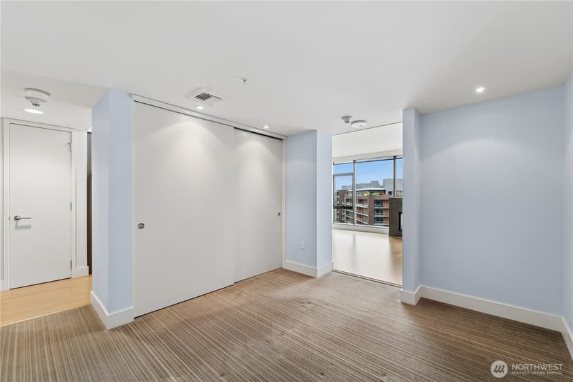 Property photo for 820 Blanchard Street #904, Seattle photo 9