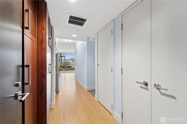 Property photo for 820 Blanchard Street #904, Seattle photo 2