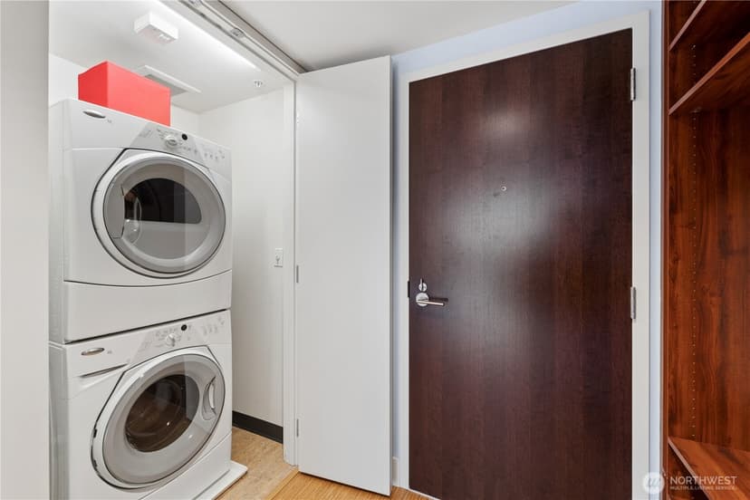 Property photo for 820 Blanchard Street #904, Seattle photo 11