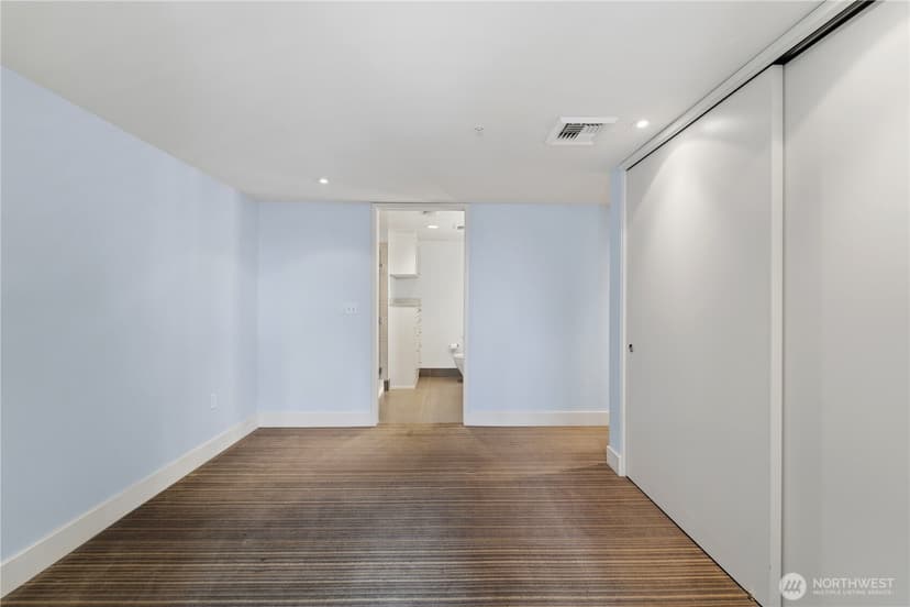 Property photo for 820 Blanchard Street #904, Seattle photo 6