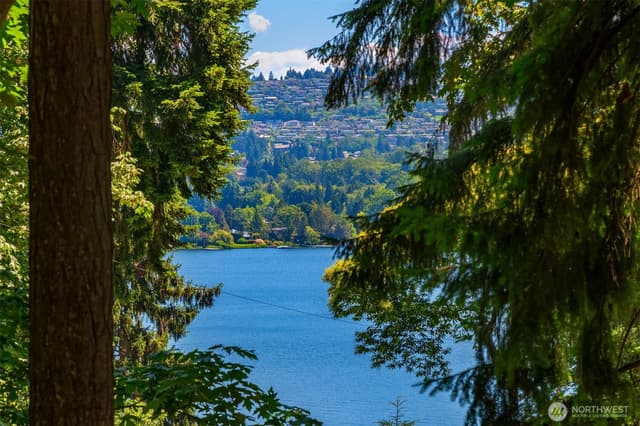 Property photo for 4336 E Mercer Way, Mercer Island photo 2