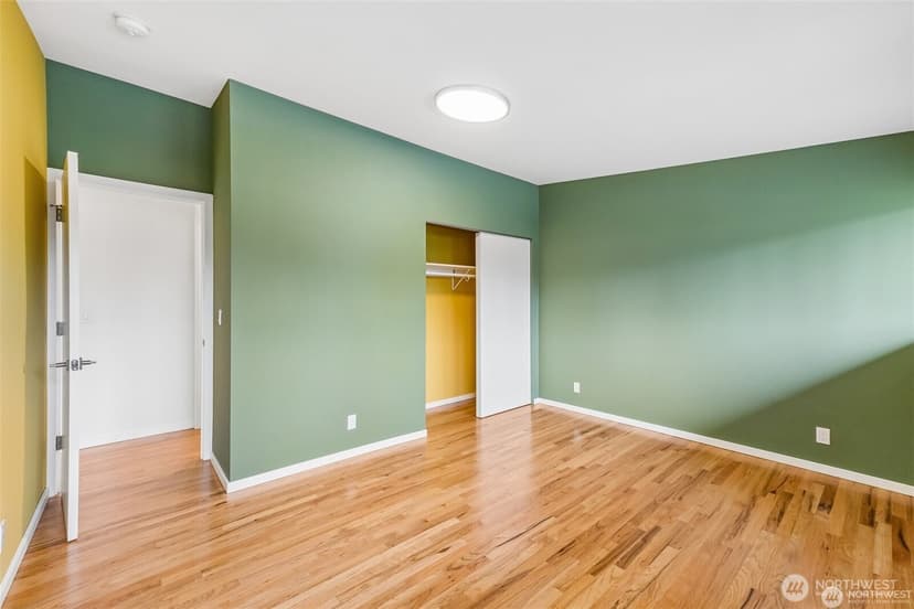 Property photo for 12456 SE 27th Street, Bellevue photo 12