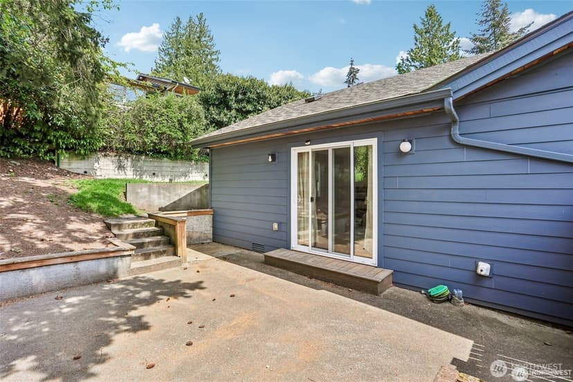 Property photo for 12456 SE 27th Street, Bellevue photo 29