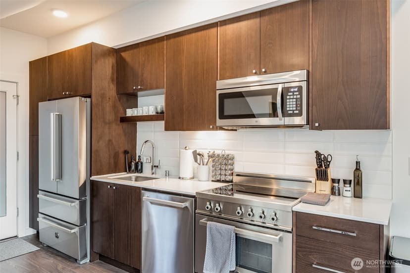 Property photo for 1112 13th Avenue #E, Seattle photo 10