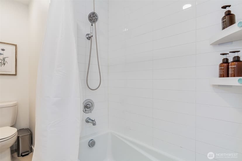 Property photo for 1112 13th Avenue #E, Seattle photo 14