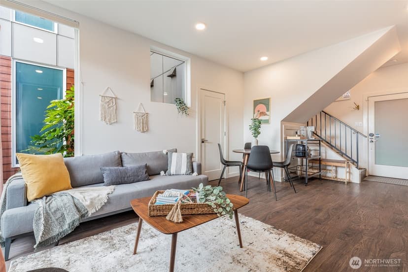Property photo for 1112 13th Avenue #E, Seattle photo 6