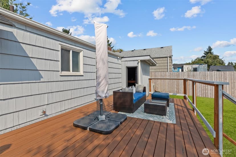 Property photo for 12450 1st Avenue SW, Burien photo 22