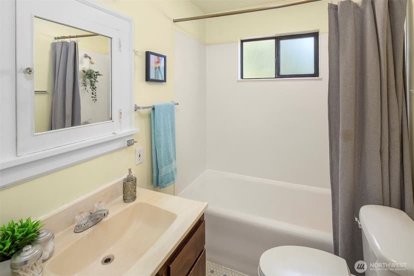 Property photo for 1222 NE 100th Street, Seattle photo 18