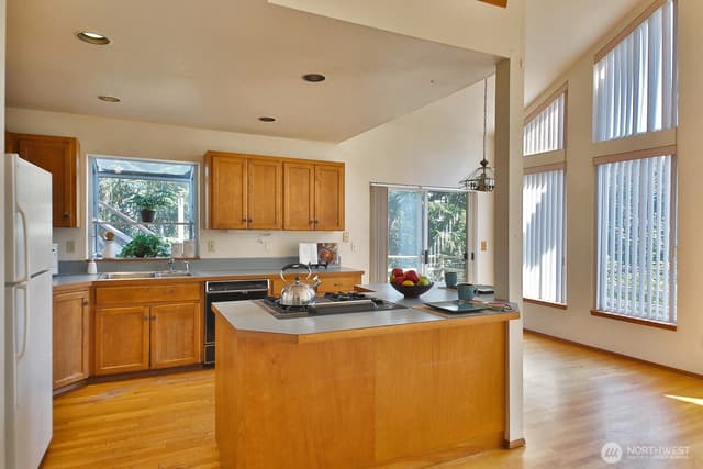 Property photo for 8057 Island Court, Clinton photo 4