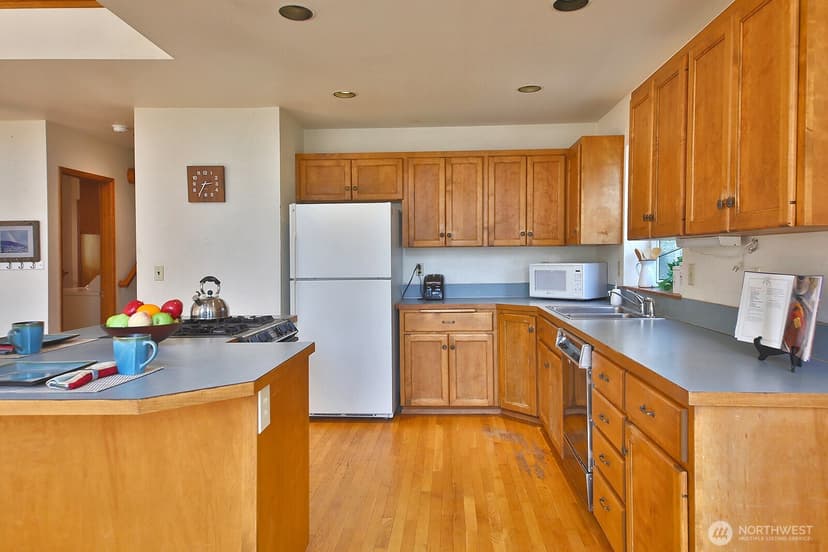 Property photo for 8057 Island Court, Clinton photo 8