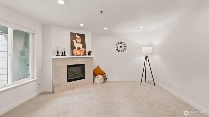 Property photo for 220 NE Dogwood Street #B301, Issaquah photo 6