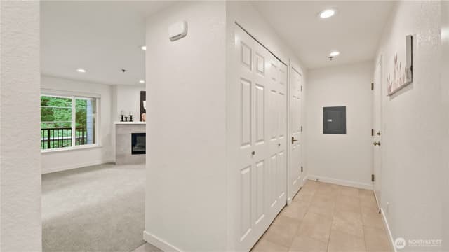 Property photo for 220 NE Dogwood Street #B301, Issaquah photo 4