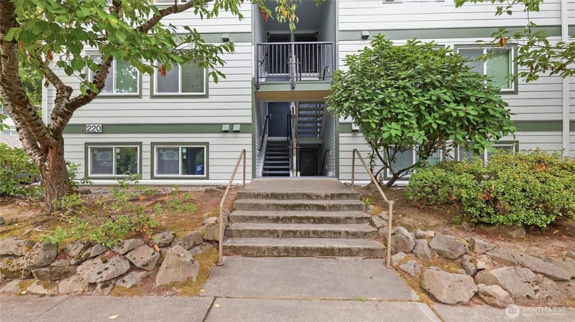 Property photo for 220 NE Dogwood Street #B301, Issaquah photo 3