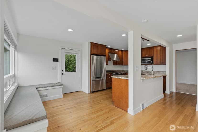 Property photo for 5306 Beach Drive SW, Seattle photo 13