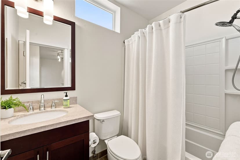 Property photo for 130 Harbor Square Loop NE #H1, Bainbridge Island photo 26