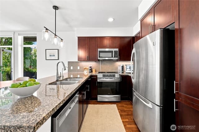 Property photo for 130 Harbor Square Loop NE #H1, Bainbridge Island photo 3