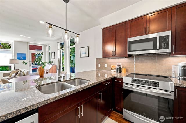 Property photo for 130 Harbor Square Loop NE #H1, Bainbridge Island photo 4