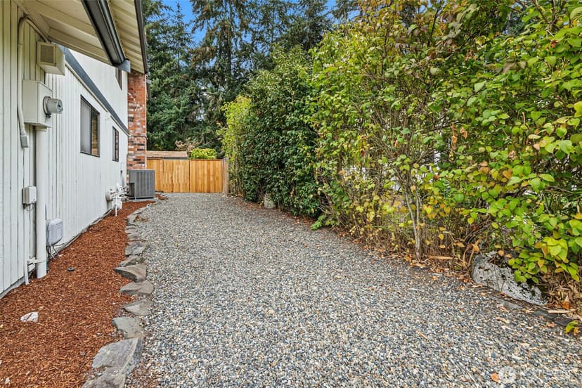 Property photo for 9721 56th Street W, University Place photo 31