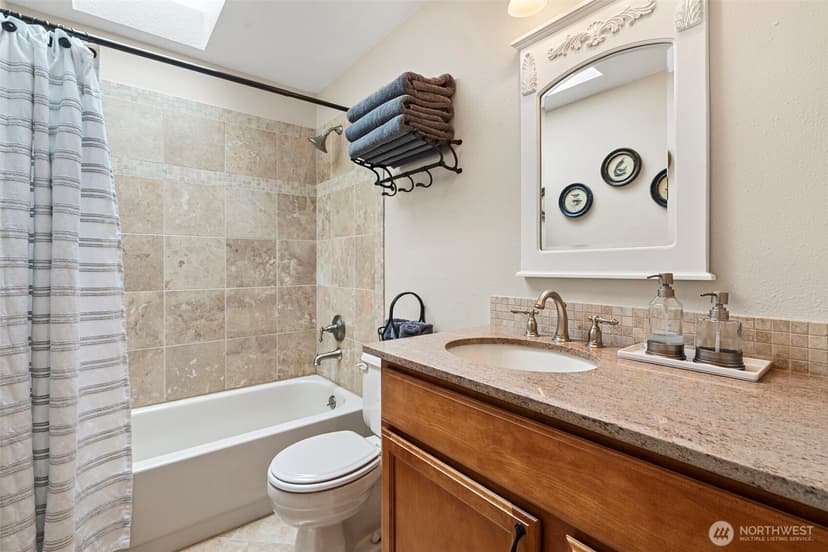 Property photo for 9721 56th Street W, University Place photo 20