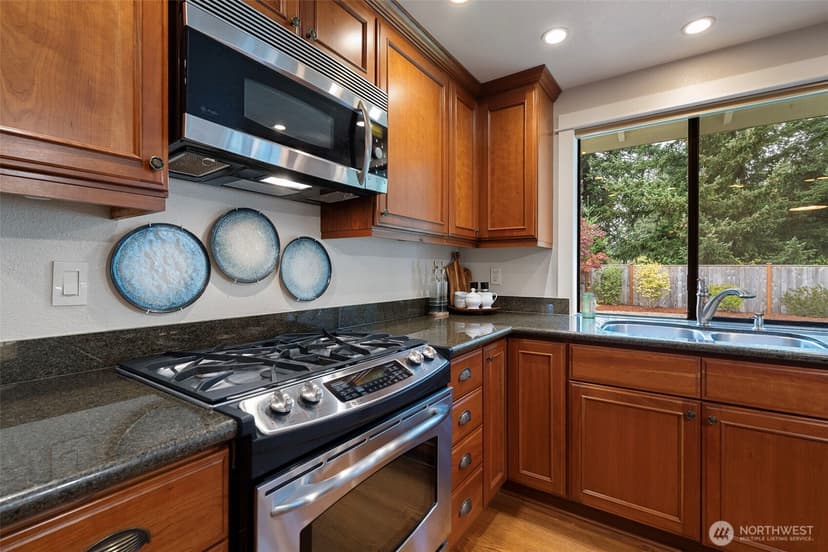 Property photo for 9721 56th Street W, University Place photo 8