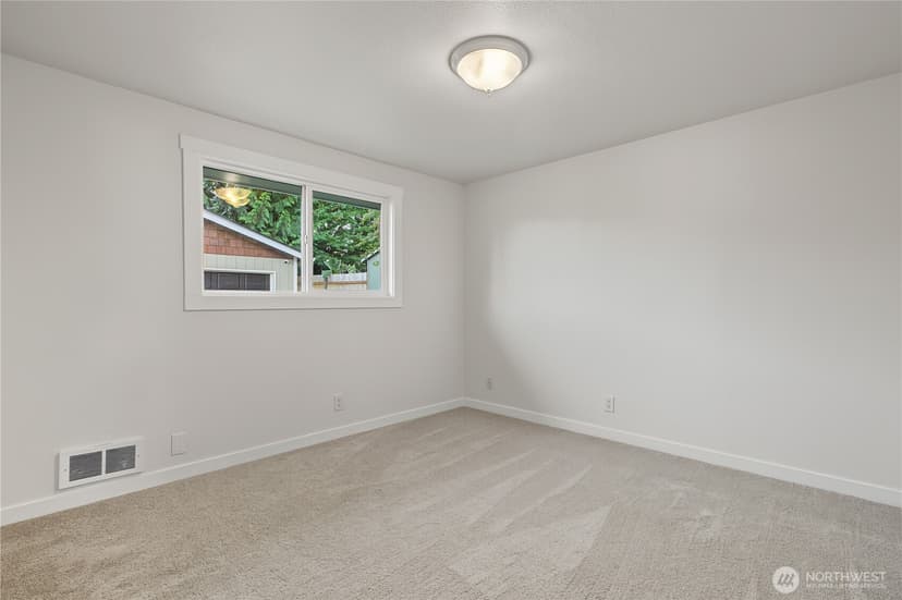 Property photo for 10622 10th Street Ct E, Edgewood photo 22