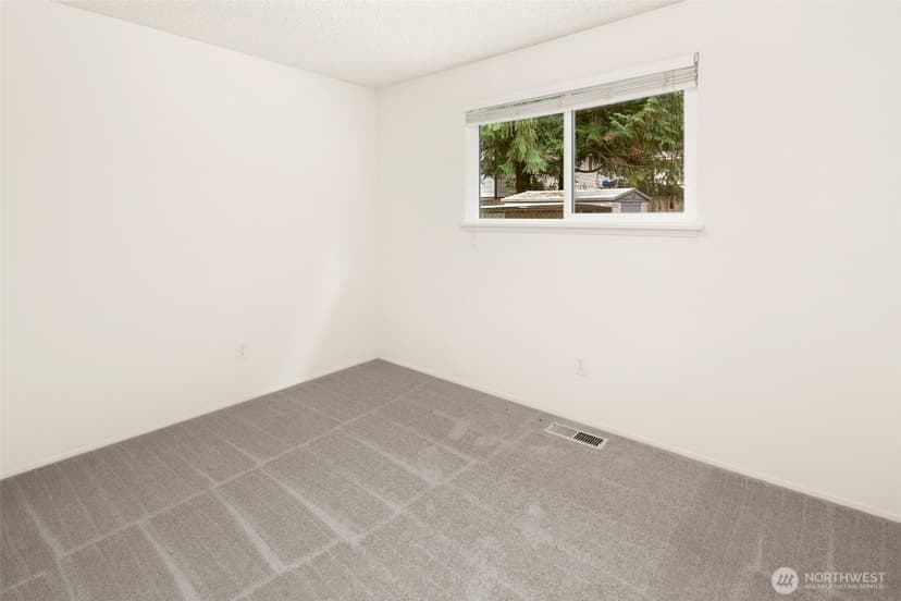 Property photo for 2418 74th Street SE, Everett photo 13