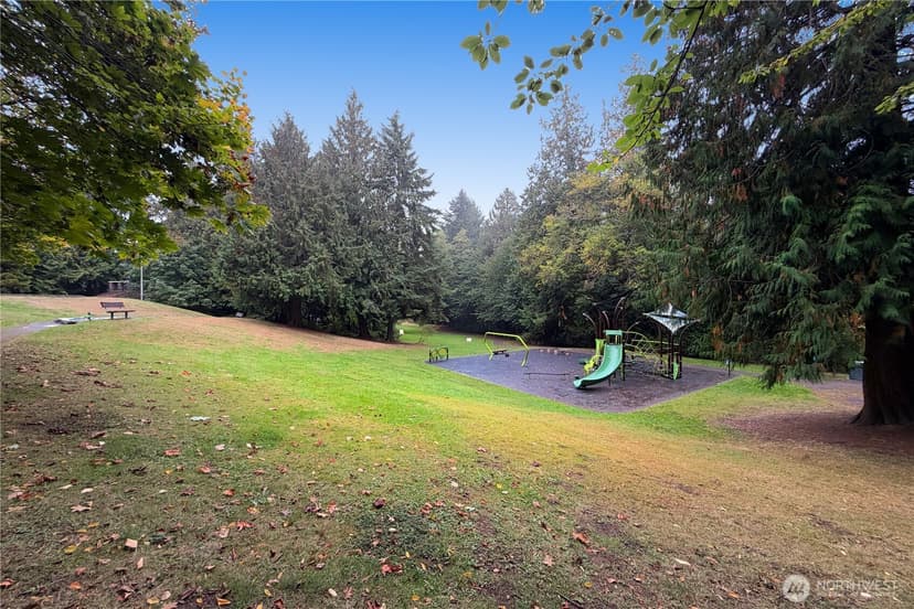 Property photo for 4106 Cliff Drive, Everett photo 39