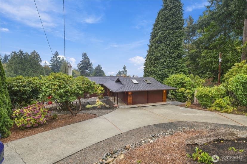 Property photo for 4106 Cliff Drive, Everett