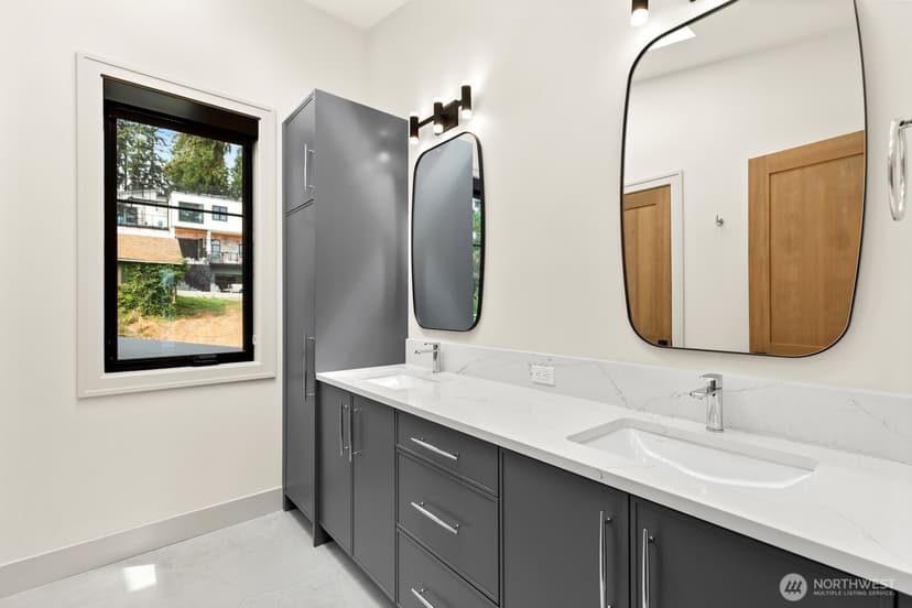 Property photo for 8333 NE Juanita Drive, Kirkland photo 30