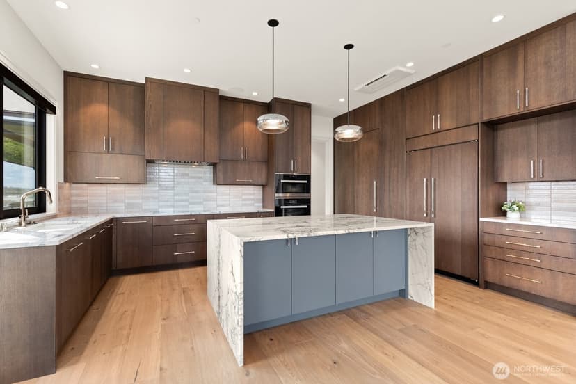 Property photo for 8333 NE Juanita Drive, Kirkland photo 14