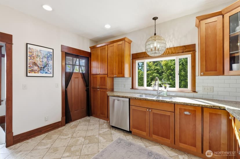 Property photo for 833 NW 64th Street, Seattle photo 15