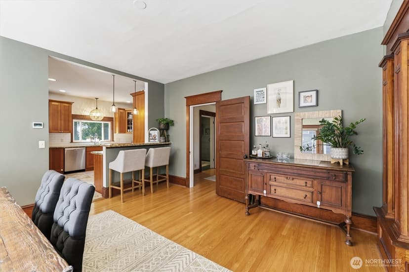 Property photo for 833 NW 64th Street, Seattle photo 11
