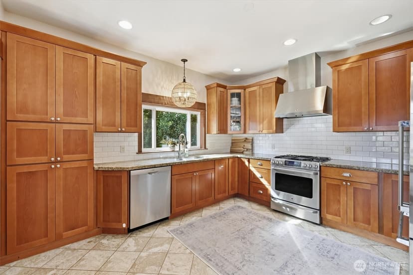 Property photo for 833 NW 64th Street, Seattle photo 13