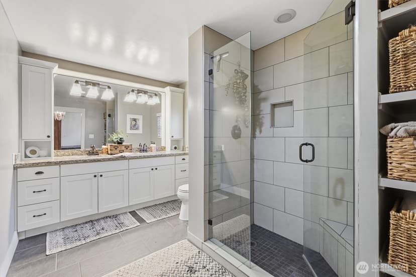 Property photo for 833 NW 64th Street, Seattle photo 19