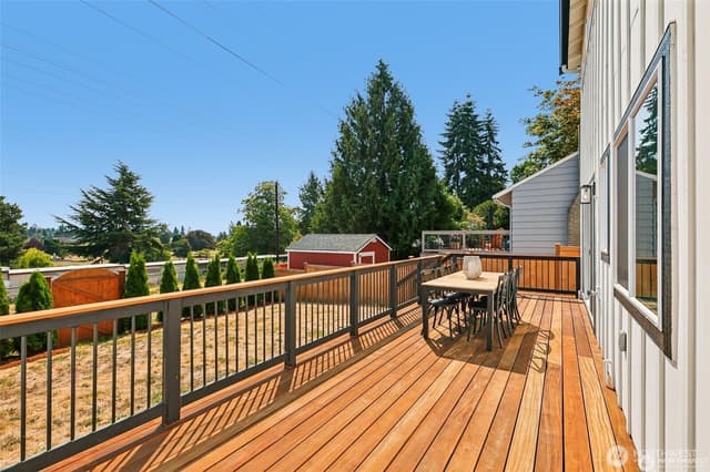 Property photo for 12038 N Park Avenue N, Seattle photo 3