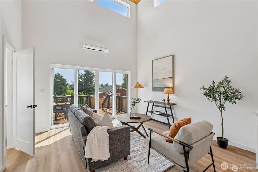 Property photo for 12038 N Park Avenue N, Seattle photo 5
